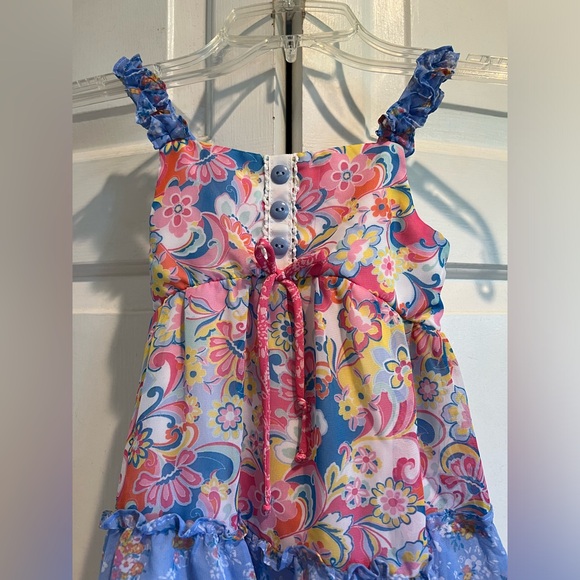 ADORABLE 💙🩷 Tiered, Floral Girls Dress, Ruffle Straps, Lined in White - Picture 4 of 9